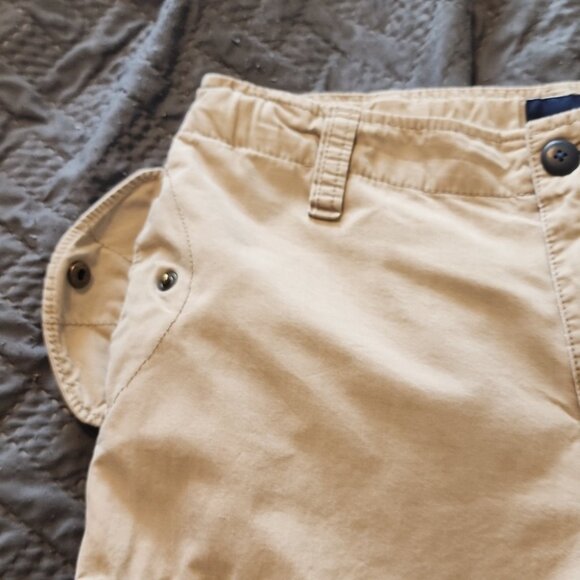 Gap kids cargo shorts size 10 - Picture 4 of 6
